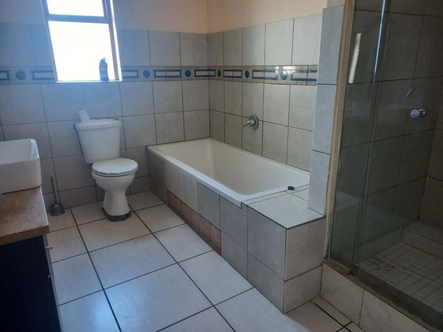 3 Bedroom Property for Sale in Hoogland Western Cape